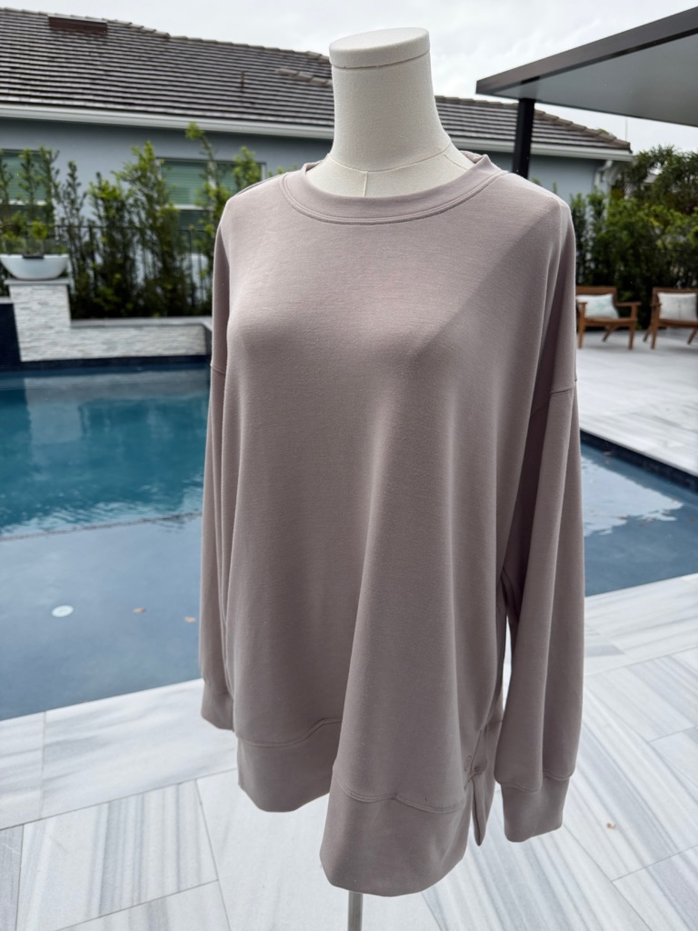SAGE Large Crewneck Sweatshirt s37